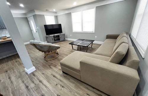 Greater Landover House | Spacious 4-bedroom house with AC and WiFi in peaceful Hyattsville