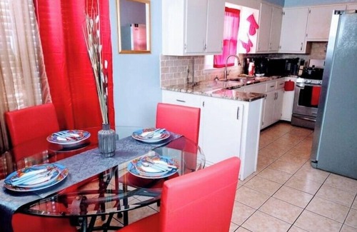 Kansas City House | "Spacious 4-Bedroom Oasis, sleeps 11—Perfect VRBO Getaway Awaits! Book Today!"