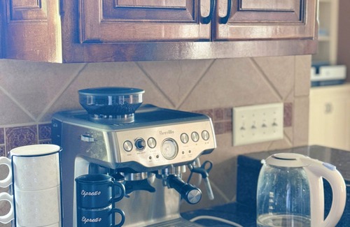Lee's Summit House | Spacious 4-bedroom house with WiFi and AC in fabulous Lee's Summit