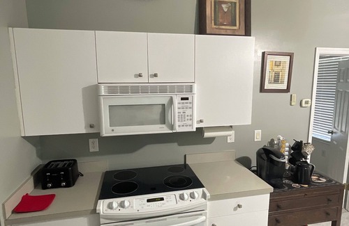 Eisenhower House | Spacious 4-bedroom house in peaceful Lehigh Acres with WiFi, AC. Newly remodeled