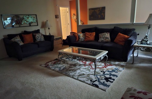 Manor House | Spacious 4-bedroom house with WiFi, AC and Heat, in welcoming Pflugerville.