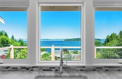 Manchester House | Spacious 4-bedroom home with gorgeous view of Puget Sound in serene Port Orchard
