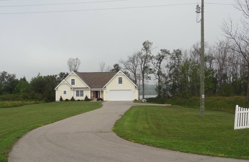 Ponshewaing House | Spacious 4-Bedroom Waterfront Home with Private Dock – Perfect for Families!