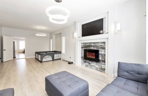 Fleetwood House | Spacious 4 bedroom with covered patio/fireplace