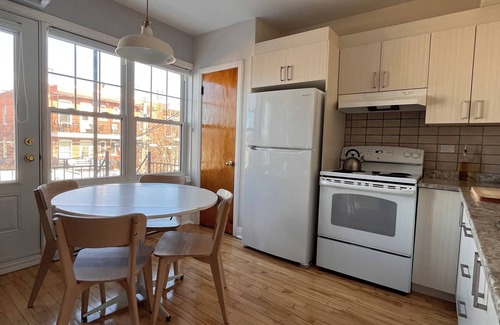 Rosemont-La Petite-Patrie Apartment | Spacious - 4 beds - Office - 12 min. from metro