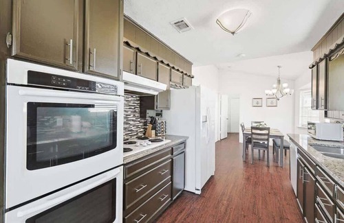 Allen House | Spacious 4-BR Home Near Allen Outlets & Dining