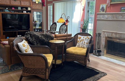 Ridge House | Spacious 4 BR house with swimming pool, AC, WiFi in wonderful Wading River