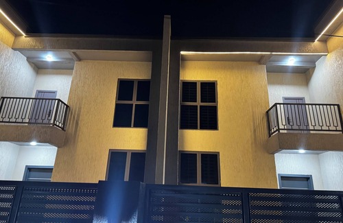 Madina House | Spacious 4-bedroom apartment in lovely Greater Accra Region with AC, WiFi