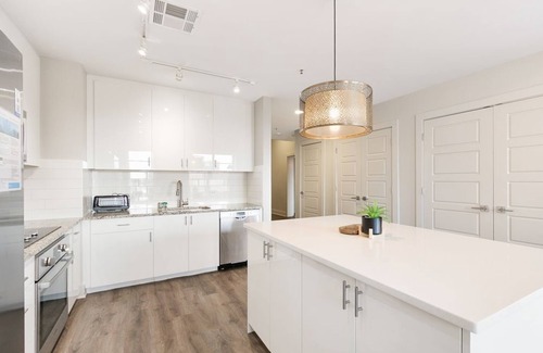 Central Business District Hotel | Spacious 4B Oasis steps from French Quarter - Your NOLA Dream Awaits!