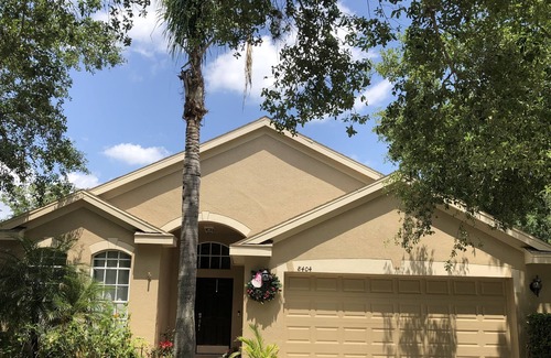 New Tampa House | Spacious 4B2B House in New Tampa - minutes to i-75 and i-275