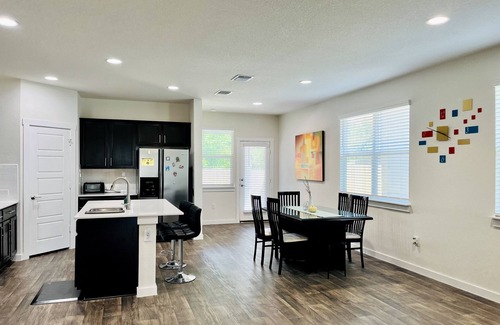 Pflugerville House | Spacious 4bd/3bath house