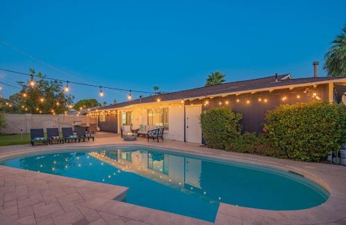 Scottsdale Estates Nine House | Spacious 4BD with Pool and Putting Green Near Old Town Scottsdale