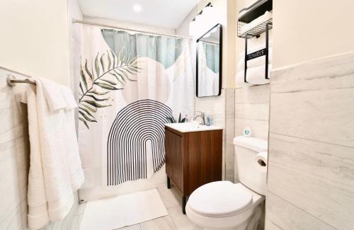 East Somerville Apartment | Spacious 4BDR 2BA Retreat near T-Station- 5 Mins to Boston