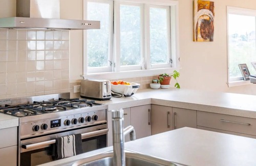 Glendowie House | Spacious 4BDR Glendowie oasis in leafy surrounds