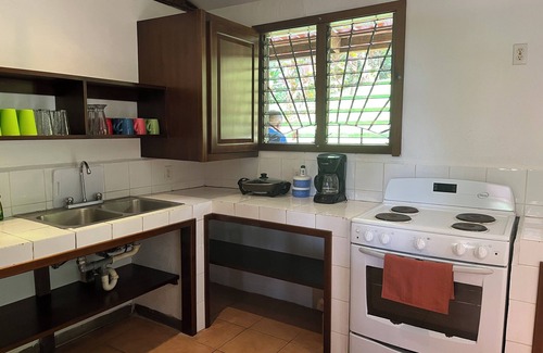 Hatillo House | Spacious 4bdr property - 10p, Pool & Wi-Fi, perfect for retreats! Min to beach!