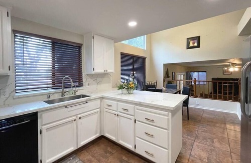 Elk Grove House | Spacious 4bdrm family home! Near Wineries/Casino!