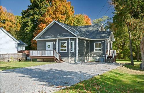 Fenelon Falls House | Spacious 4Bdrm Home | Patio, BBQ, Walk to Lake