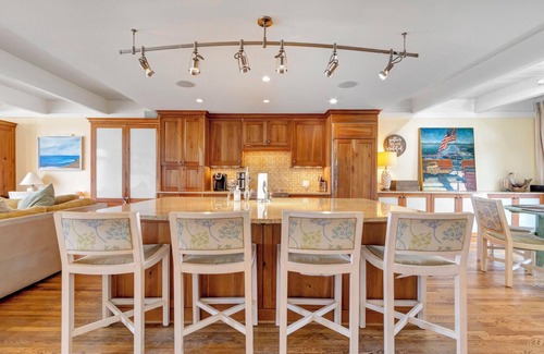 North Shores House | Spacious 4BR/5BA Oceanfront Townhouse - Community Pool,Tennis Court