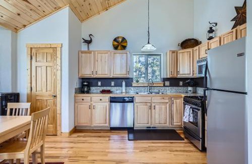 Indian Mountain House | Spacious 4BR Cabin 2 Living Areas Deck with Grill