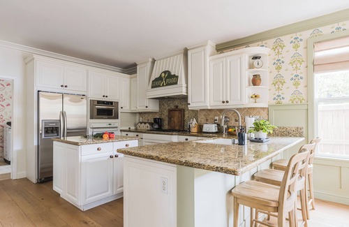 Torrey Highlands House | Spacious 4BR Home w/Fireplace, Work Space & Backyard Dining