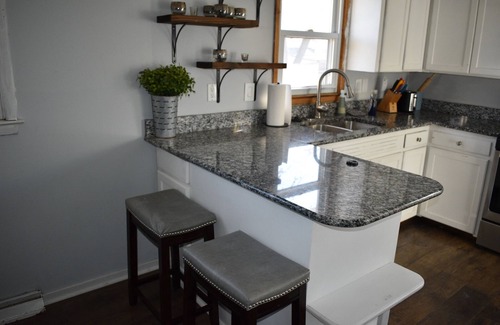Lovington House | Spacious 4br house sleeps 10 w/game room & gym