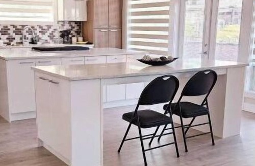 Pitt Meadows House | Spacious 4BR in Maple Ridge + parking