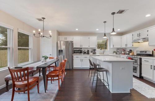 Pflugerville House | Spacious 4BR Retreat