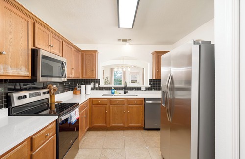 Southside Apartment | Spacious 4BR w Game Room - 15 min to Seaworld