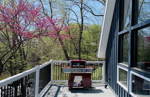 Norway House | Spacious 5 bdr Lake Shafer house with breathtaking view