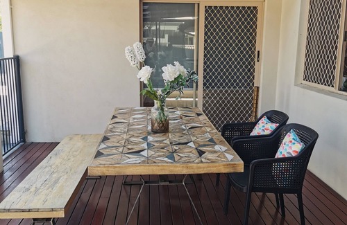 Eight Mile Plains House | Spacious 5 bed house with pool