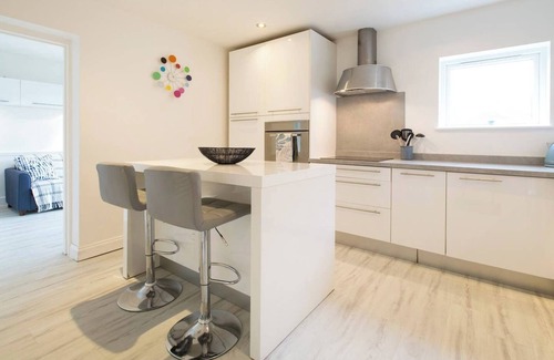Oxford House | Spacious 5 bed, 3 bathroom, Oxford City Oasis with free Parking for up to 4 cars