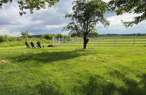 Dublin Other | Spacious 5-bed farmhouse w/Pool Table, Table Tennis Close to Columbus Zoo