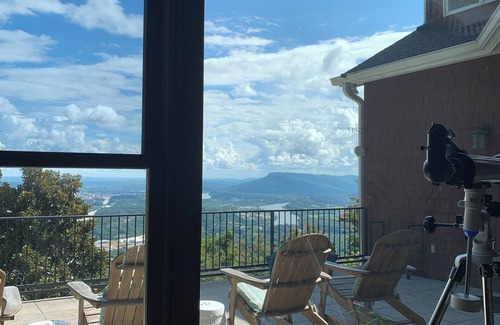 Mountain Creek House | Spacious 5-bedroom house atop mountain- minutes from Downtown Chattanooga