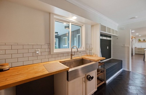 West Lafayette House | Spacious 5-bedroom house with a pool in wonderful West Lafayette with AC, WiFi