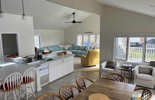 Mystic - New London House | Spacious 5-bedroom, 2.5-ba Overlooking Water, Pets Welcome in Groton Long Point