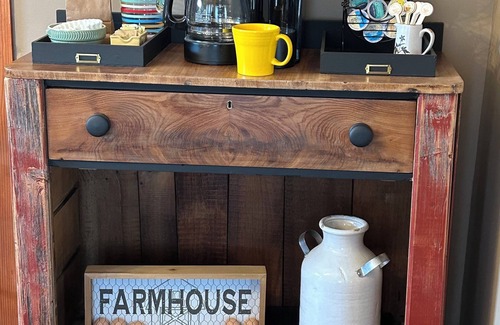 Van Orin House | Spacious 5-bedroom 2-bath farmhouse in peaceful farmland near Princeton Illinois