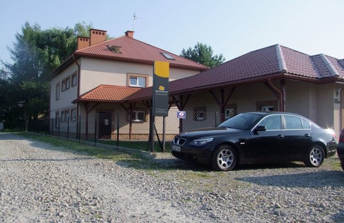 Rzeszow House | Spacious 5-bedroom building in charming Rzeszów with AC, WiFi