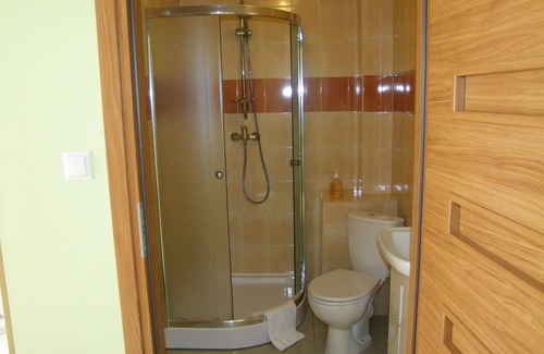 Rzeszow House | Spacious 5-bedroom building in charming Rzeszów with AC, WiFi