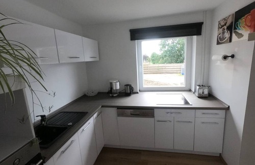 Hemmingstedt House | Spacious 5-bedroom house in Hemmingstedt with Wifi, free parking, terrace garden