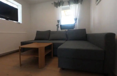 Hemmingstedt House | Spacious 5-bedroom house in Hemmingstedt with Wifi, free parking, terrace garden