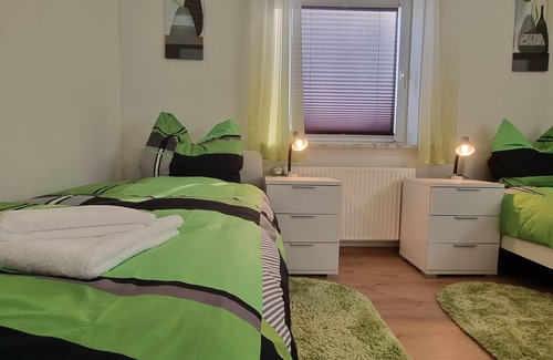 Hemmingstedt House | Spacious 5-bedroom house in Hemmingstedt with Wifi, free parking, terrace garden