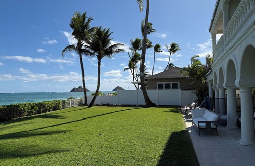 Lanikai House | Spacious 5-bedroom estate beachfront in charming Lanikai -newly renovated luxury