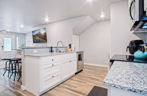 Central Oklahoma City House | Spacious 5-bedroom for Families Groups
