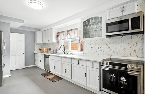 Indian Land House | Spacious 5-bedroom house with Jacuzzi, Game room & WIFI in delightful Southfield