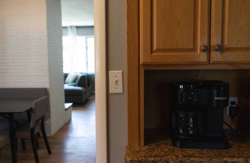 Rimrock House | Spacious 5-bedroom Home with Backyard & Work Spaces