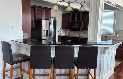 Raymond House | Spacious 5-bedroom house with WiFi, AC in amazing Raymond