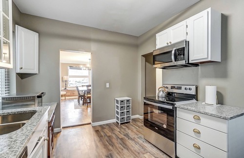 Columbus House | Spacious 5-bedroom house in Central Columbus Fenced Backyard