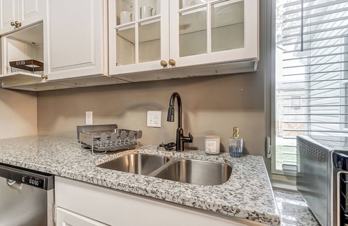 Columbus House | Spacious 5-bedroom house in Central Columbus Fenced Backyard