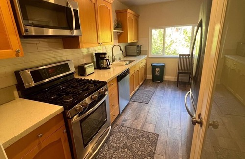 Danville House | Spacious 5-bedroom house in enchanting Danville with AC, WiFi