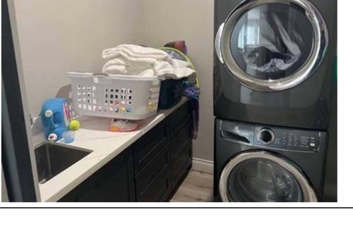 Rosenberg House | Spacious 5-bedroom house with a pool and hot tub in charming Richmond with WiFi,